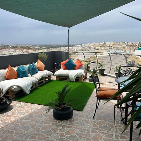 Trendy Seaside Escape 2 Bedroom Penthouse マルサスカーラ エクステリア 写真