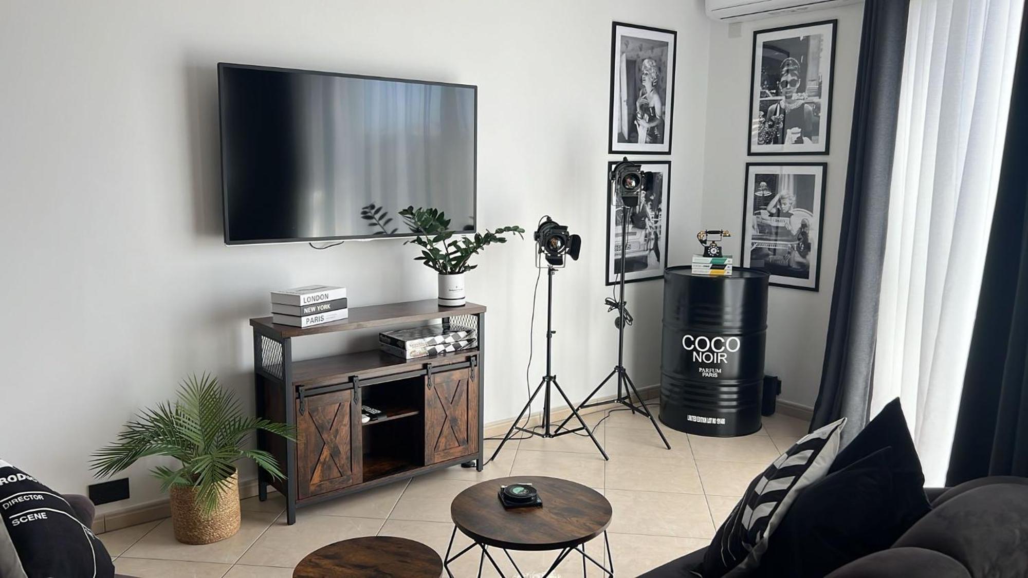 Trendy Seaside Escape 2 Bedroom Penthouse マルサスカーラ エクステリア 写真